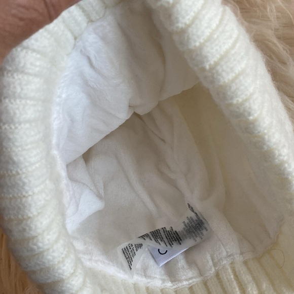 Calvin Klein knitted hat - Picture 9 of 12